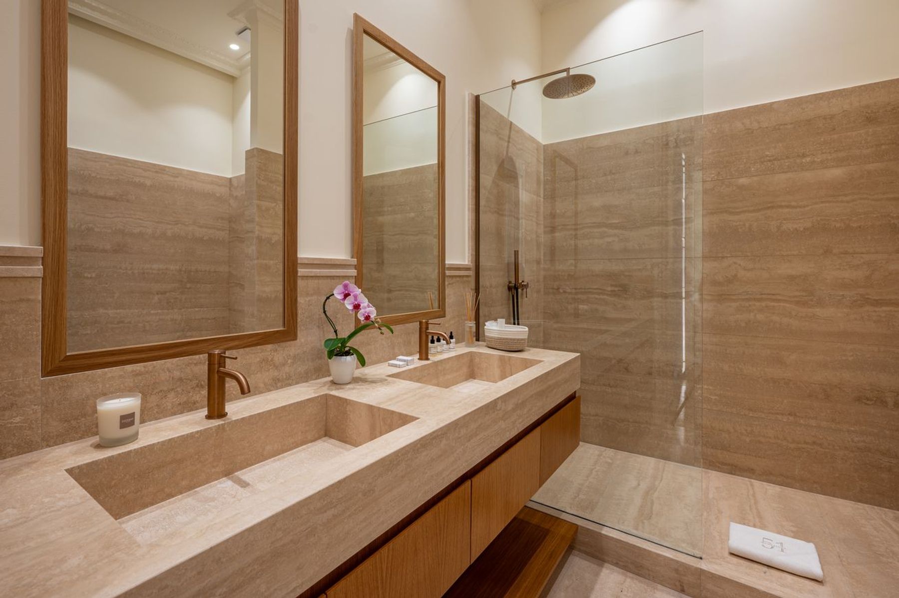 Apartment Montaigne villa photo.